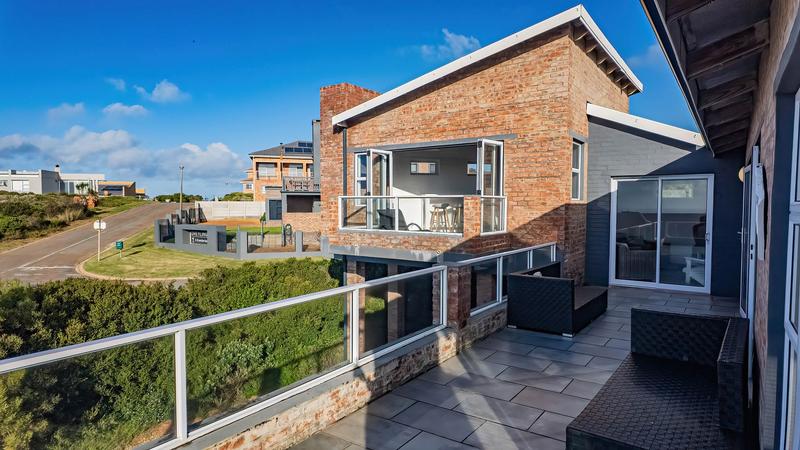 4 Bedroom Property for Sale in Jongensfontein Western Cape